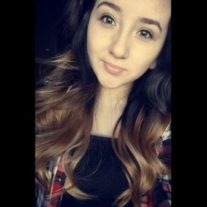 Meet your Posher, Leslie