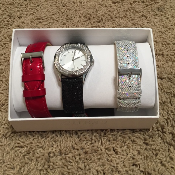 guess watch with interchangeable strap colors - Picture 1 of 2