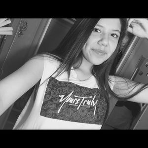 Meet your Posher, Laura