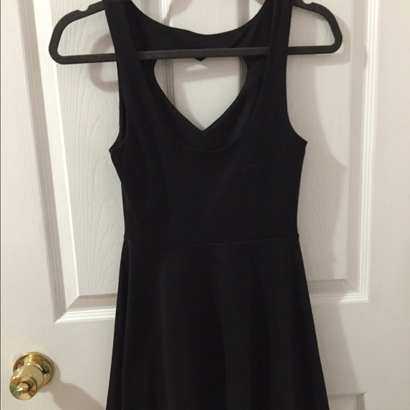 A line black heart cut out dress