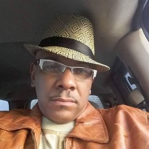 Meet your Posher, Devin