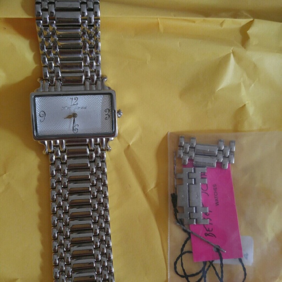 Betsey Johnson silver watch - Picture 3 of 4
