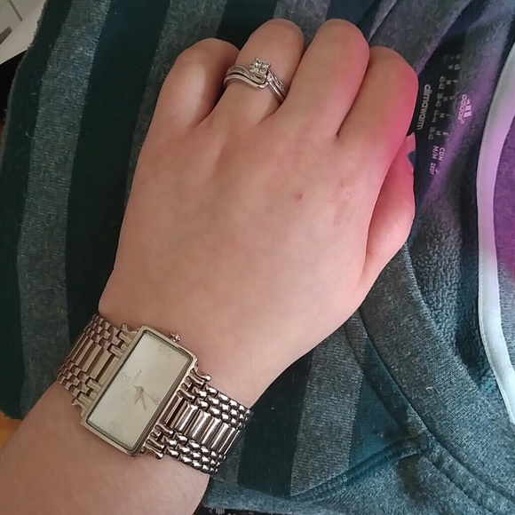 Betsey Johnson silver watch - Picture 4 of 4