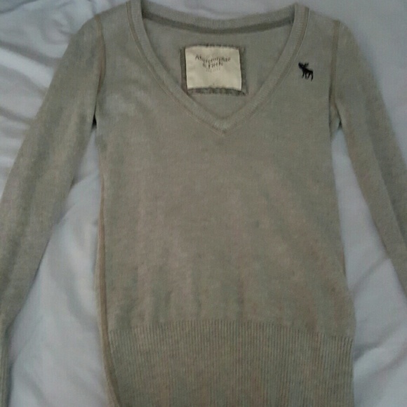 Super cute grey sweater