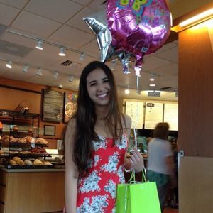 Meet your Posher, Laura