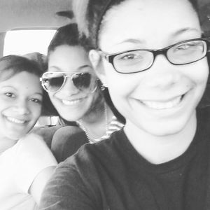 Meet your Posher, Caitlin