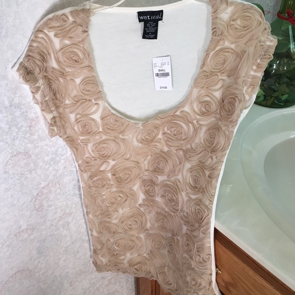 NWT Wet Seal shirt. Size small.
