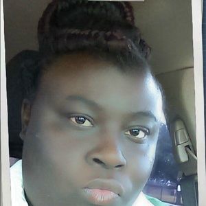 Meet your Posher, Ebony