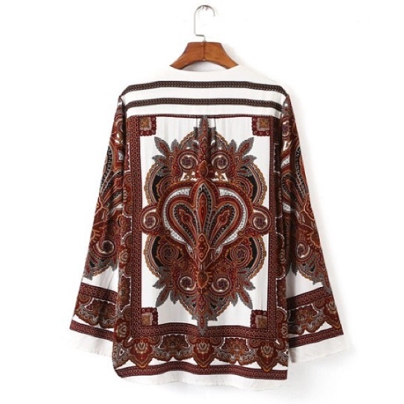 ❗️LAST❗️ Border Print Zip Front Blouse - Picture 3 of 4