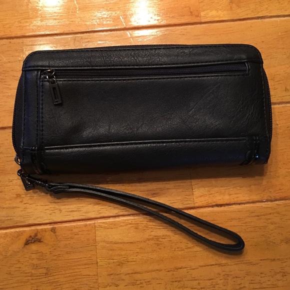 Authentic Guess Black Leather Large Wallet - Picture 3 of 3