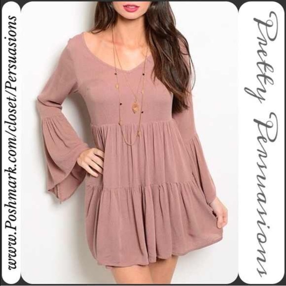 SOLD  🌻NWT Crochet Back Bell Sleeve Tunic - Picture 2 of 2