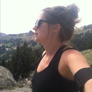 Meet your Posher, Emilee