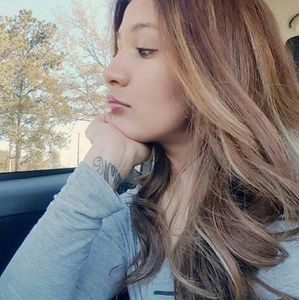 Meet your Posher, Adriana
