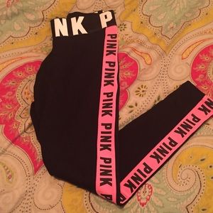 SOLD ON Ⓜ️!! NWOT Pink HTF logo leggings!