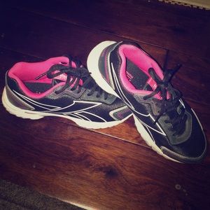 Selling my reebok runners shoes. Great condition