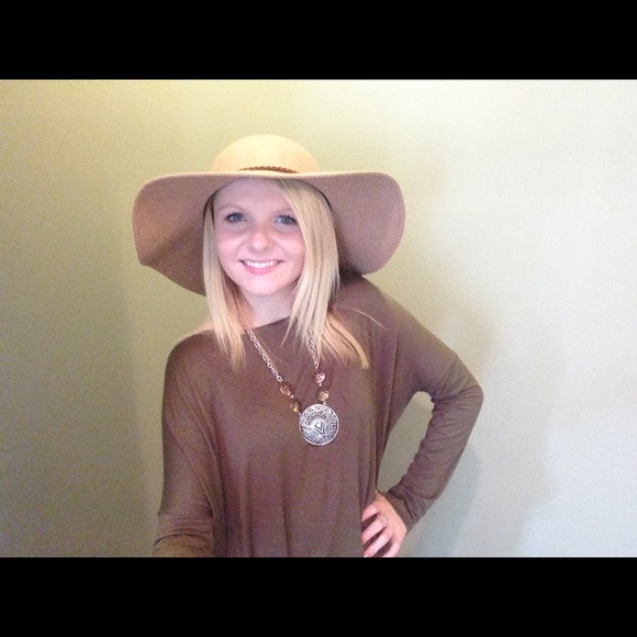 Meet your Posher, Ansley