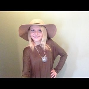Meet your Posher, Ansley