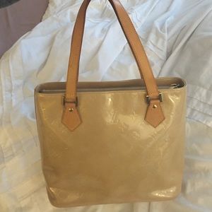 Louis Vuitton Vernis Leather Houston Handbag