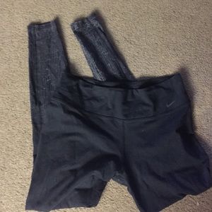 Nike Cracked Leggings