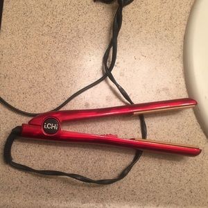 IChi hair straightener