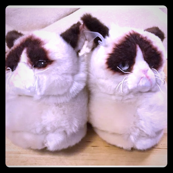 grumpy cat slippers