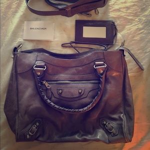 Gorgeous purple city bag