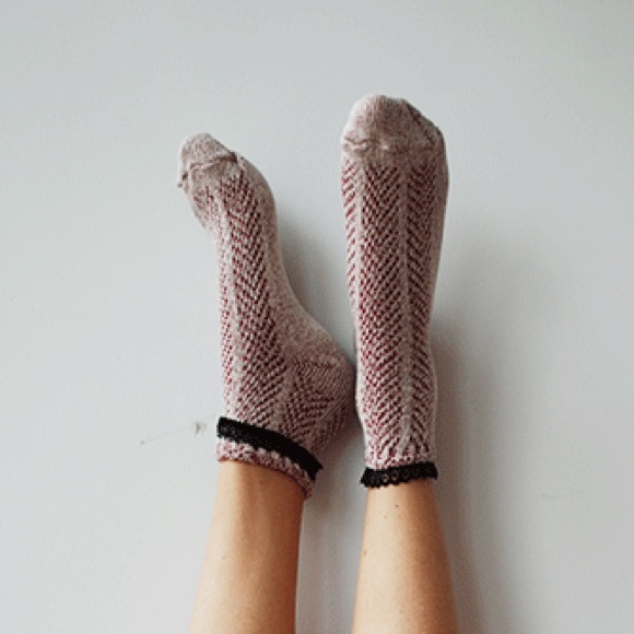 Lace Trim Crew Socks in Red Heather