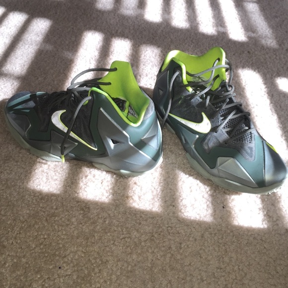 FLASH SALE Lebron Nike sneakers