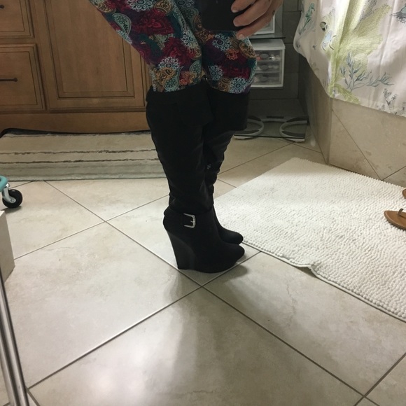 Colin Stuart knee high wedge boots - Picture 4 of 4