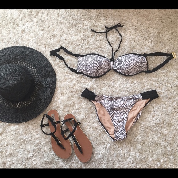 Tart black & white snake print bikini