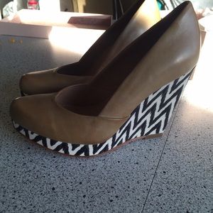 Evelyn Moss worn once - nude color!