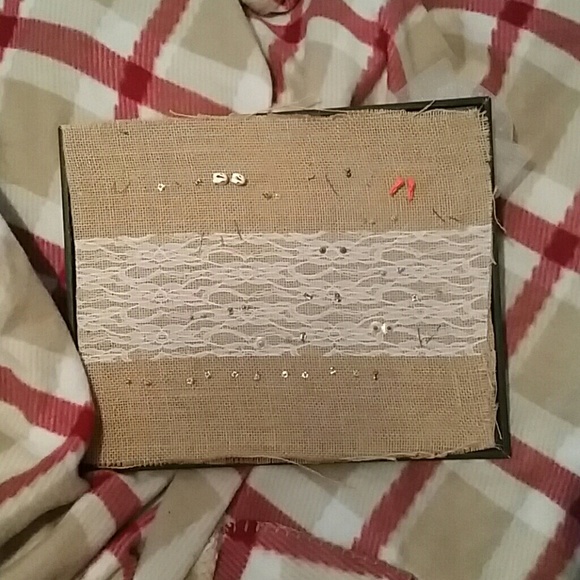 Framed earring holder! - Picture 3 of 3