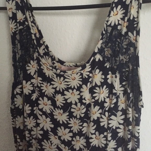 Flower pattern summer dress. - Picture 3 of 3