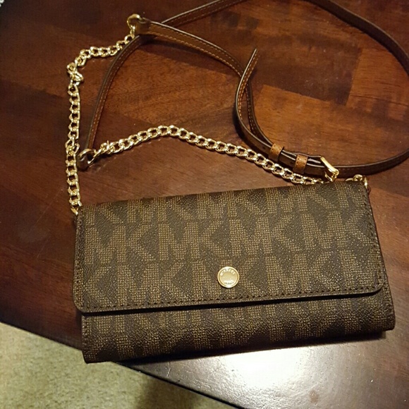 Michael Kors wallet/crossbody