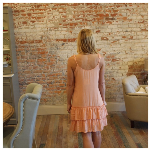 Coral sleeveless dress with lace detail - Picture 3 of 3
