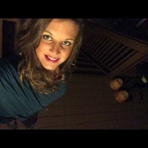 Meet your Posher, Claire