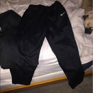 Nike sweats black