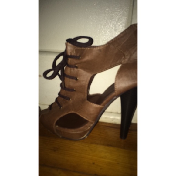 Lace up ankle boot heels