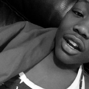 Meet your Posher, Monique