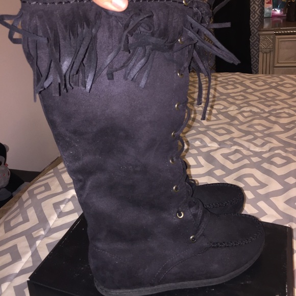 Moccasin boots