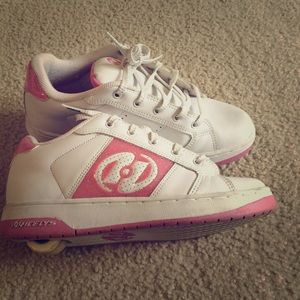 Super cute HEELYS