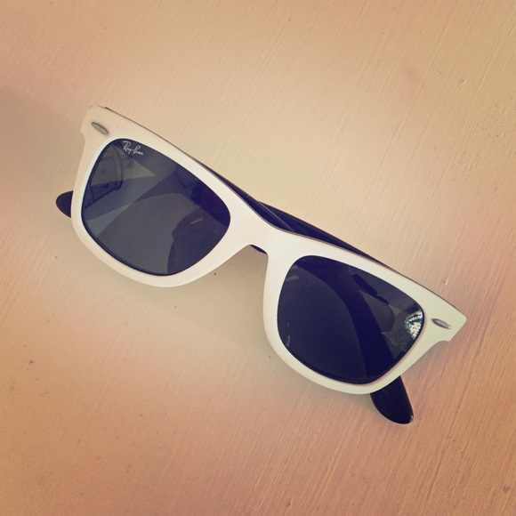 Classic wayfarer ray bans