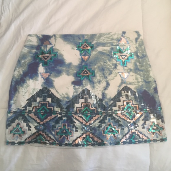 Sequenced skirt.