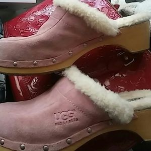 Pink and white womens Uggs clogs
