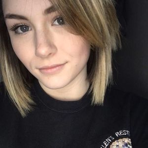 Meet your Posher, Joelle