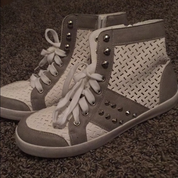 Shoes from Buckle