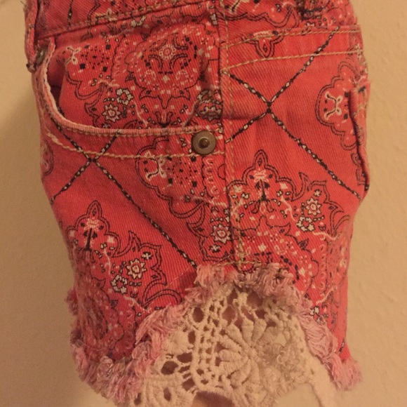 Red patterned short-shorts - Picture 2 of 3