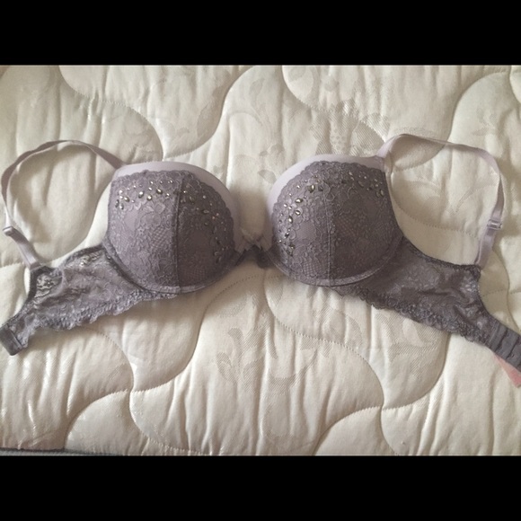 Grey VS bra