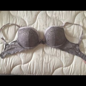 Grey VS bra