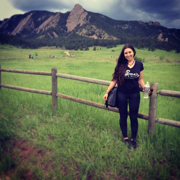 Meet your Posher, Joelle